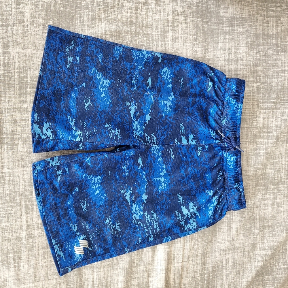 Children's place sports boys medium gym shorts